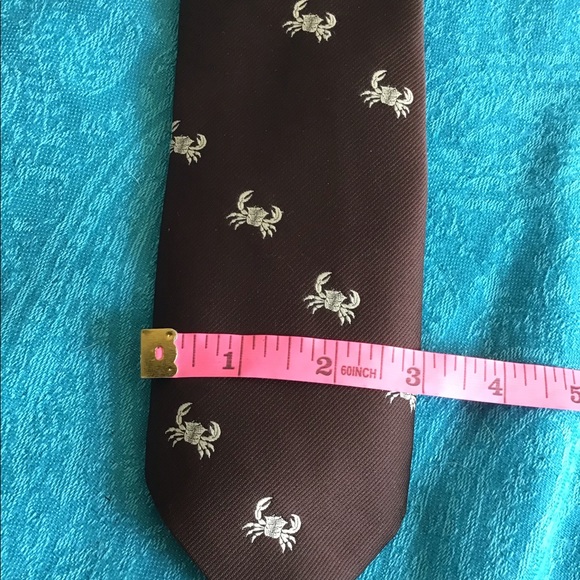 JOHNSONS INC ANNAPOLIS MARYLAND BROWN MENS TIE W CRABS VINTAGE POLY GUC - Picture 2 of 3